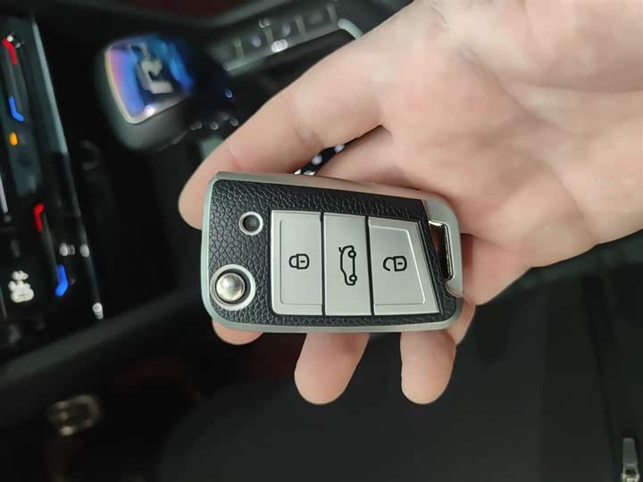 Фото 9 - Volkswagen Tiguan X