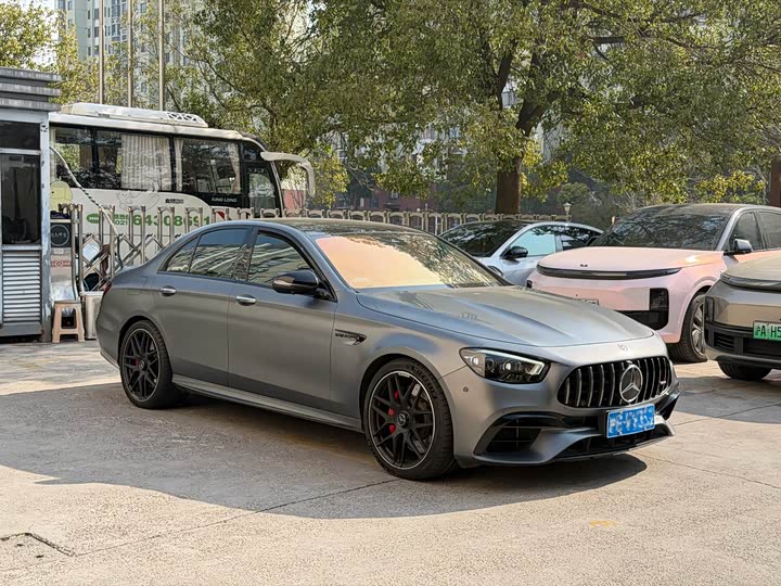 Фото 2 - Mercedes-Benz E-Class AMG