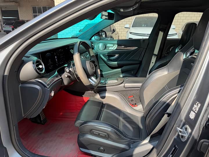 Фото 5 - Mercedes-Benz E-Class AMG