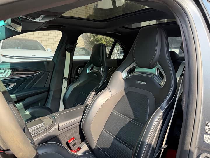 Фото 7 - Mercedes-Benz E-Class AMG