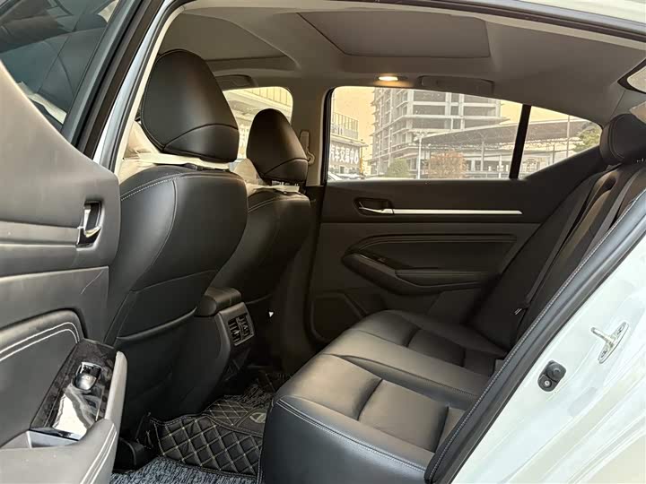 Фото 5 - Nissan Teana