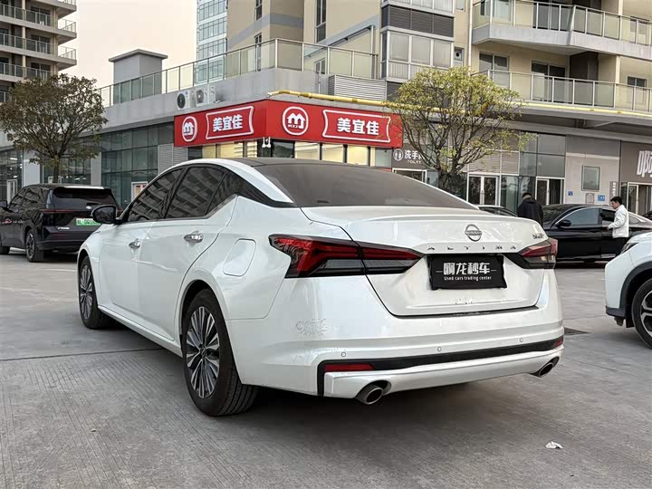 Фото 7 - Nissan Teana