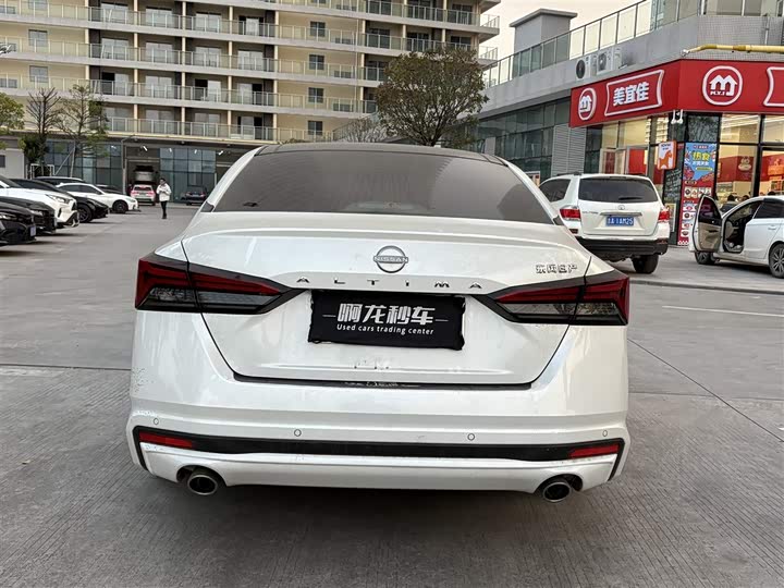 Фото 8 - Nissan Teana