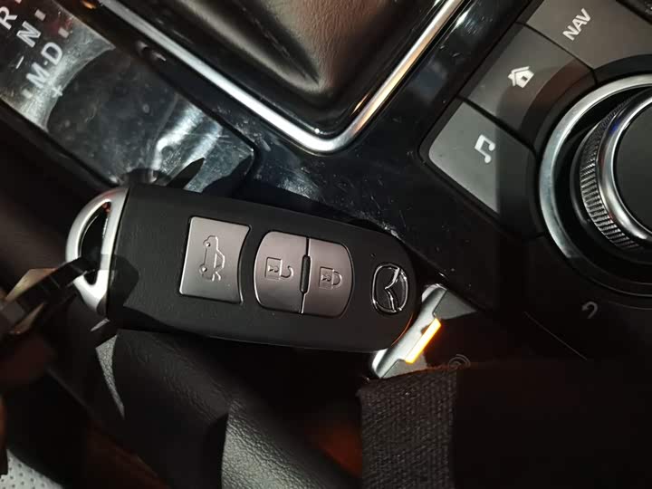 Фото 9 - Mazda Atenza