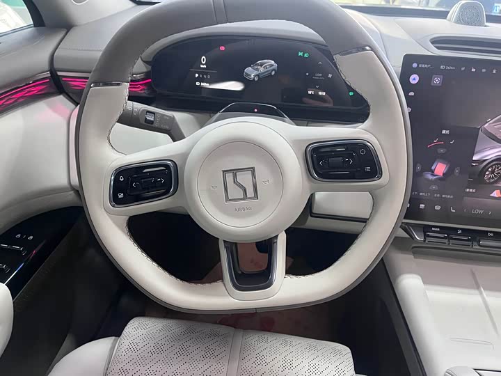 Фото 4 - Zeekr 7X