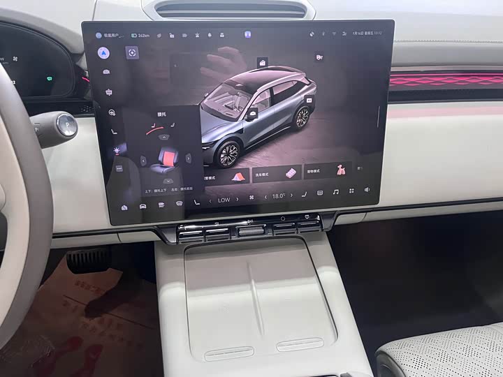 Фото 5 - Zeekr 7X