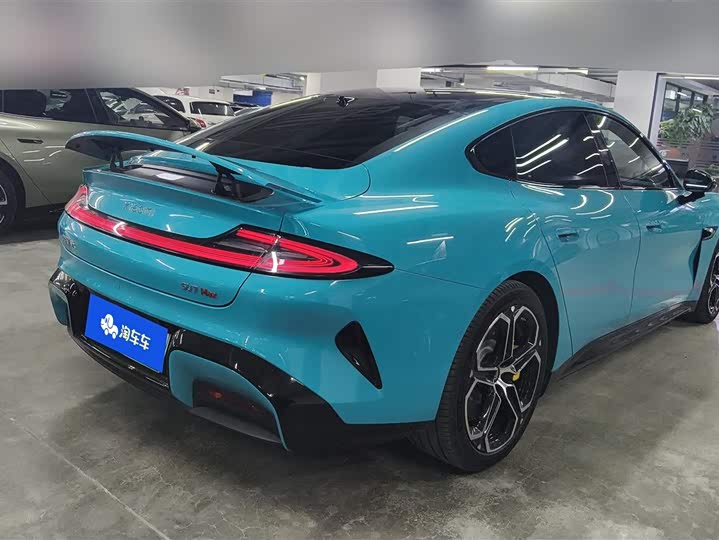 Фото 3 - Xiaomi SU7