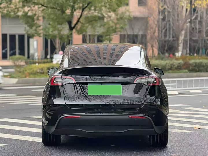 Фото 4 - Tesla Model Y