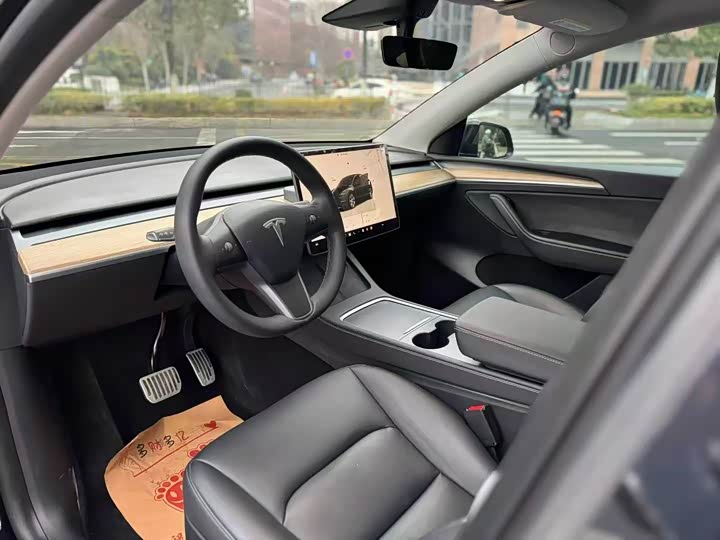 Фото 6 - Tesla Model Y