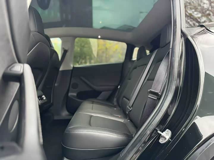 Фото 8 - Tesla Model Y