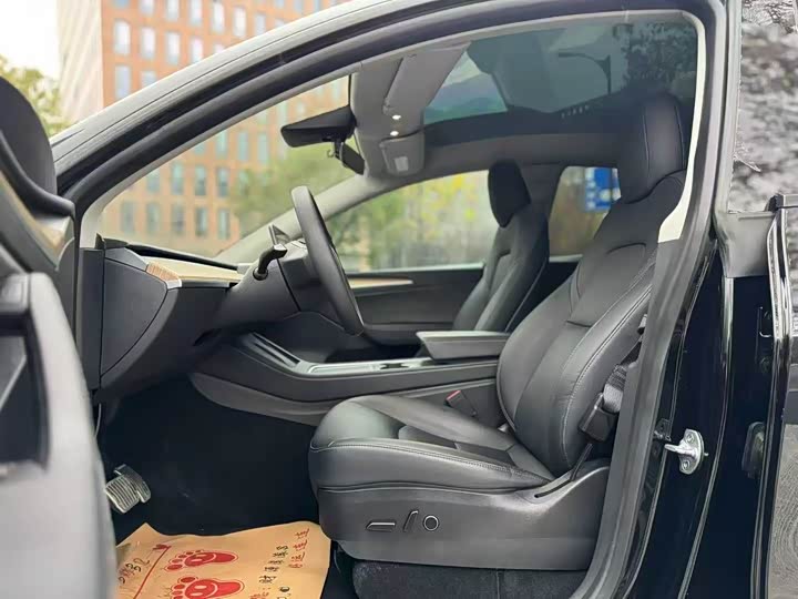 Фото 9 - Tesla Model Y