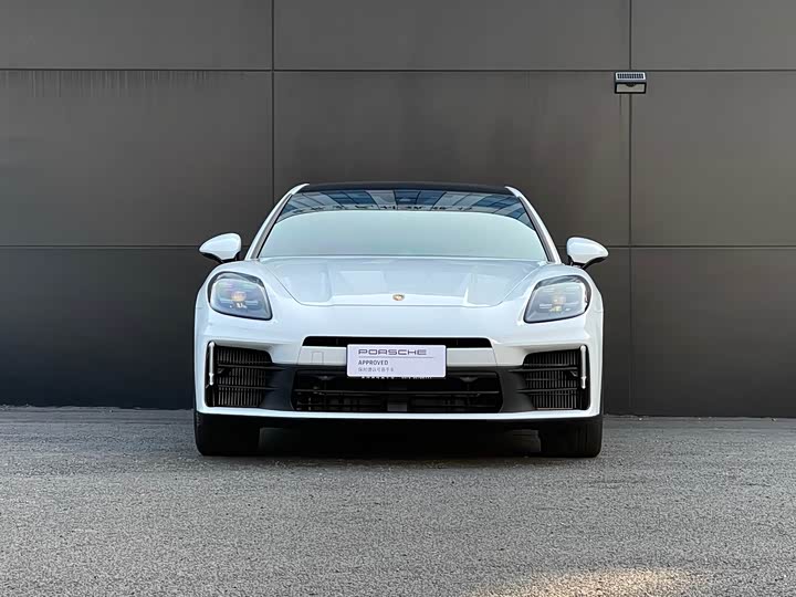 Фото 2 - Porsche Panamera