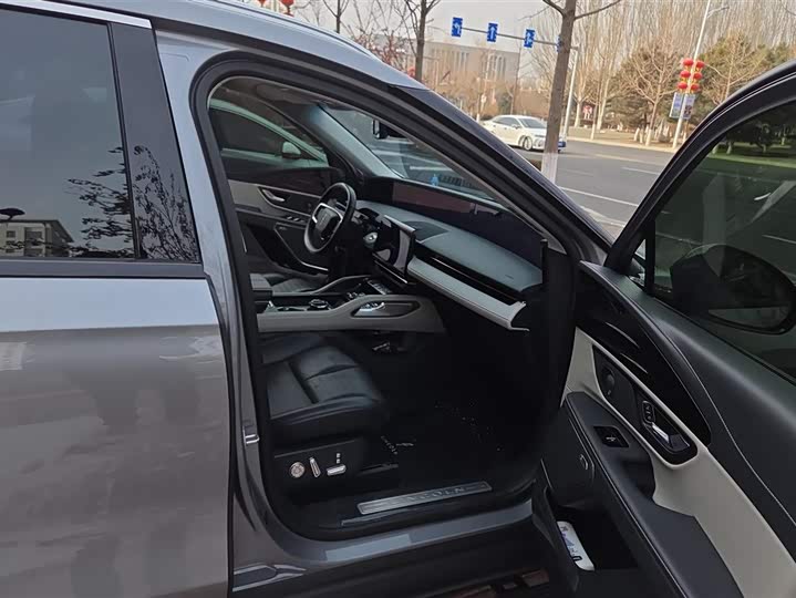 Фото 8 - Lincoln Nautilus