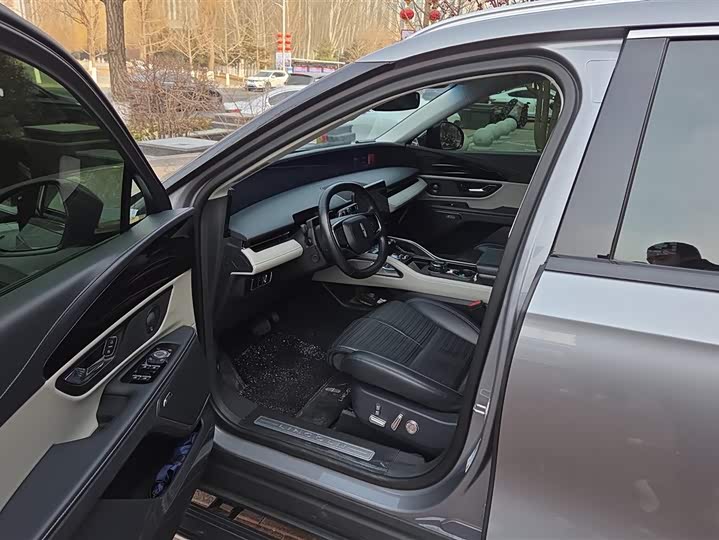 Фото 9 - Lincoln Nautilus