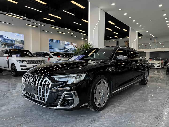 Фото 1 - Audi A8