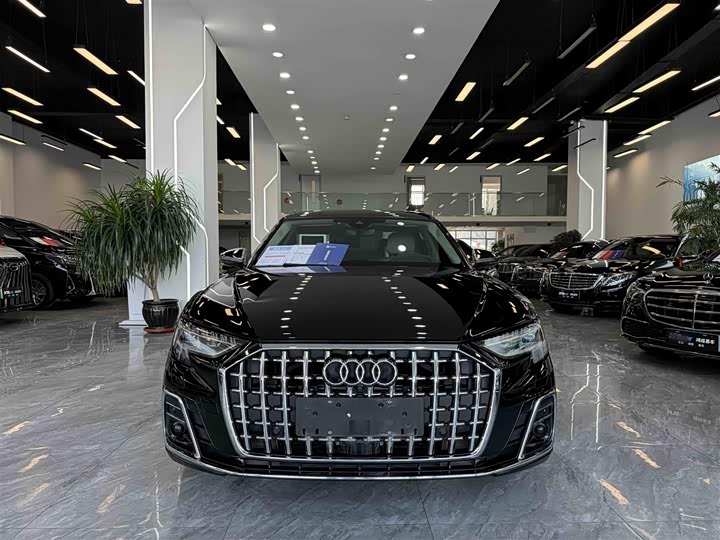 Фото 8 - Audi A8