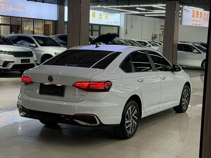 Фото 3 - Volkswagen Lavida