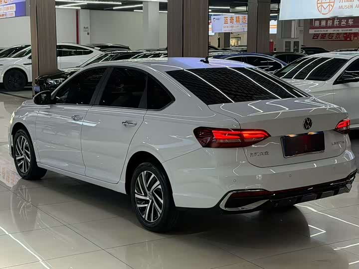 Фото 9 - Volkswagen Lavida