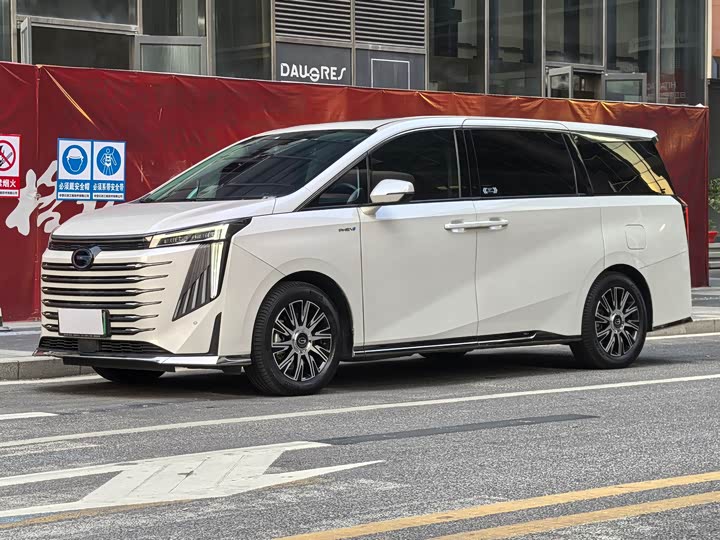 Фото 1 - GAC Trumpchi E9