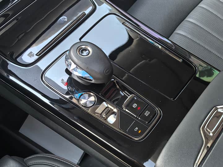 Фото 4 - GAC Trumpchi E9