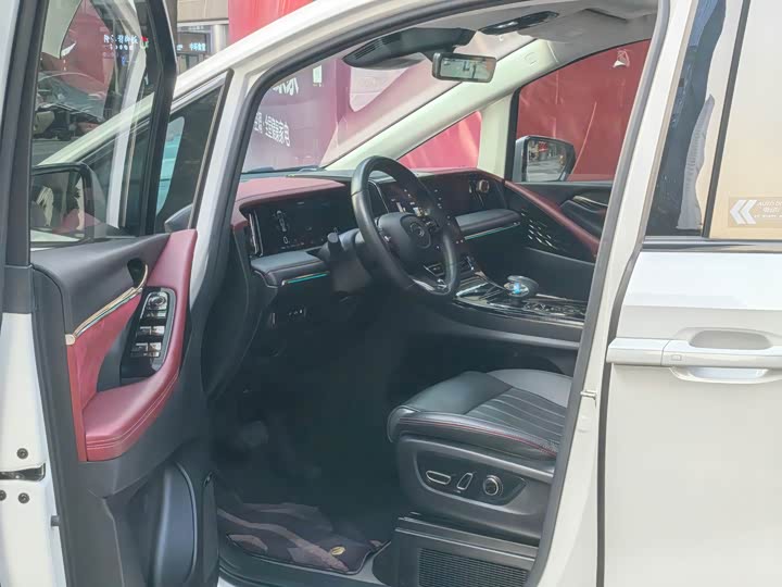 Фото 8 - GAC Trumpchi E9