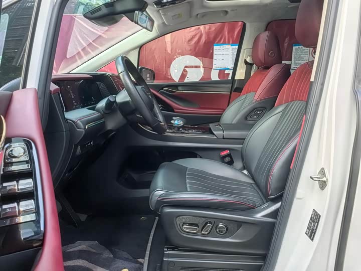 Фото 9 - GAC Trumpchi E9