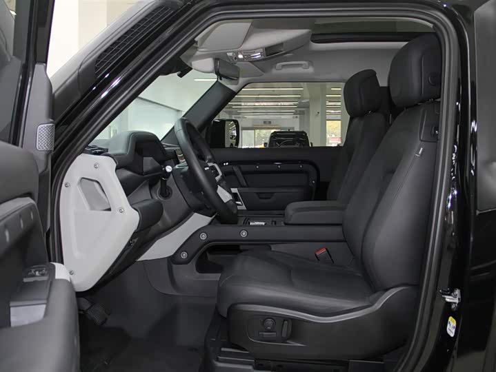 Фото 7 - Land Rover Defender