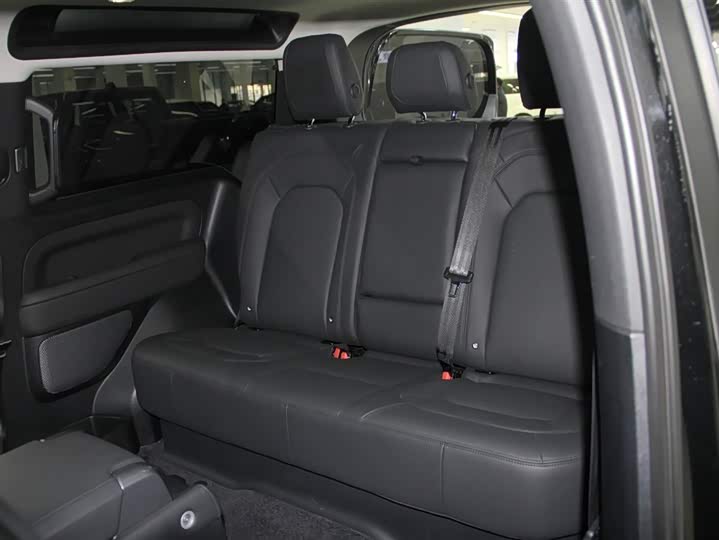 Фото 8 - Land Rover Defender