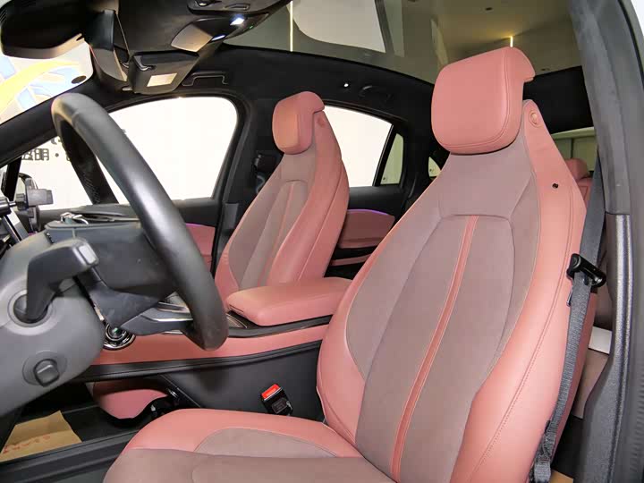 Фото 7 - Nio EC6