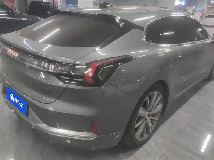 Фото 3 - Zeekr 001