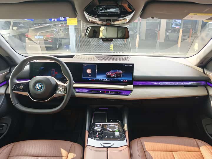 Фото 9 - BMW i5