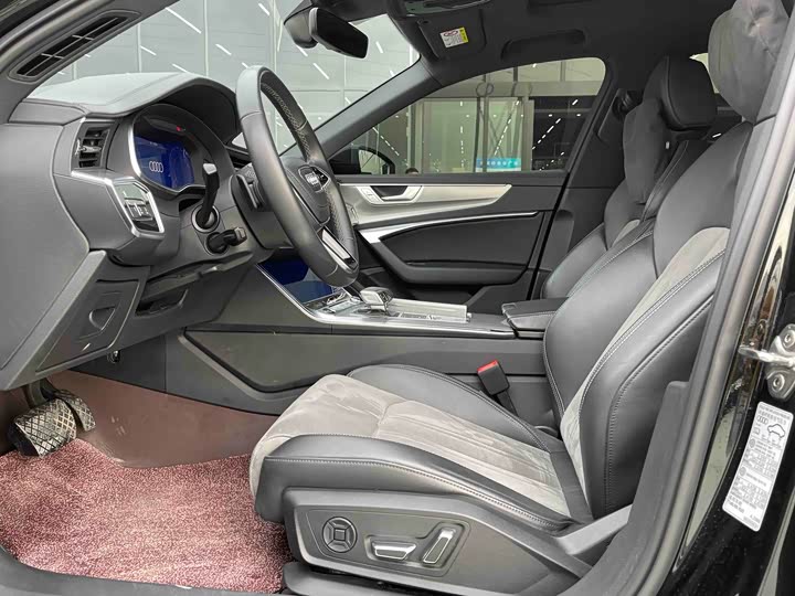 Фото 4 - Audi A6L