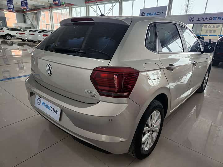 Фото 2 - Volkswagen Polo
