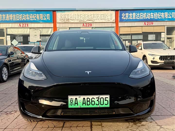 Фото 1 - Tesla Model Y