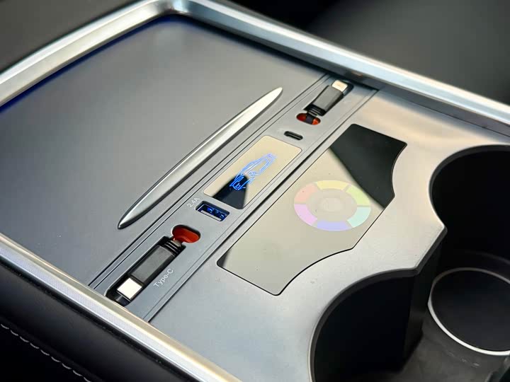 Фото 6 - Tesla Model Y