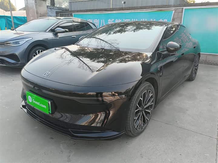 Фото 2 - Zeekr 007