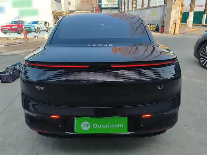 Фото 6 - Zeekr 007