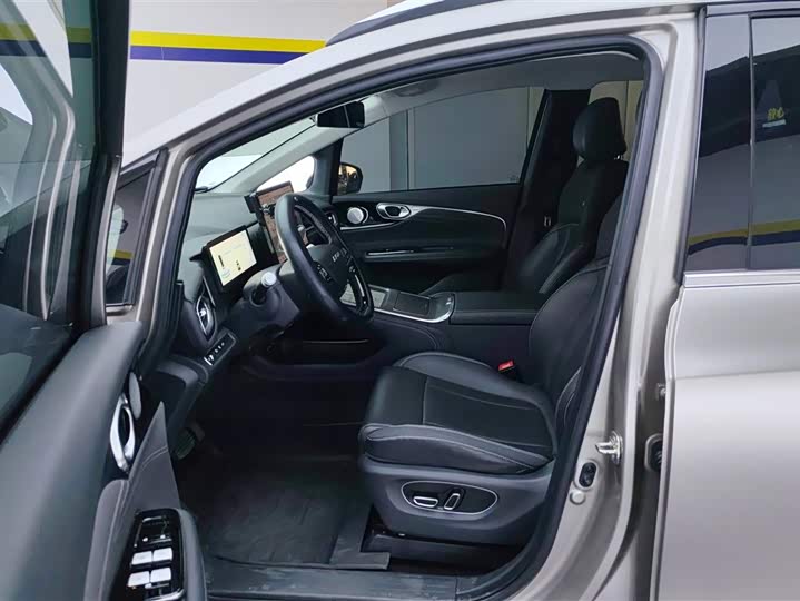 Фото 9 - GAC Aion V