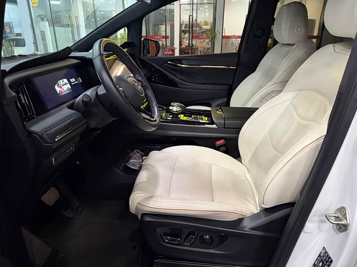 Фото 4 - GAC Trumpchi M8