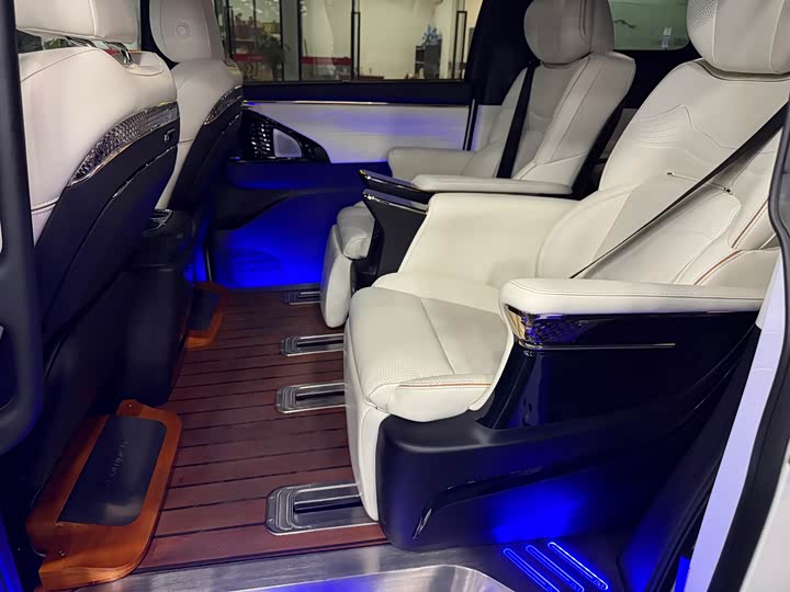 Фото 5 - GAC Trumpchi M8