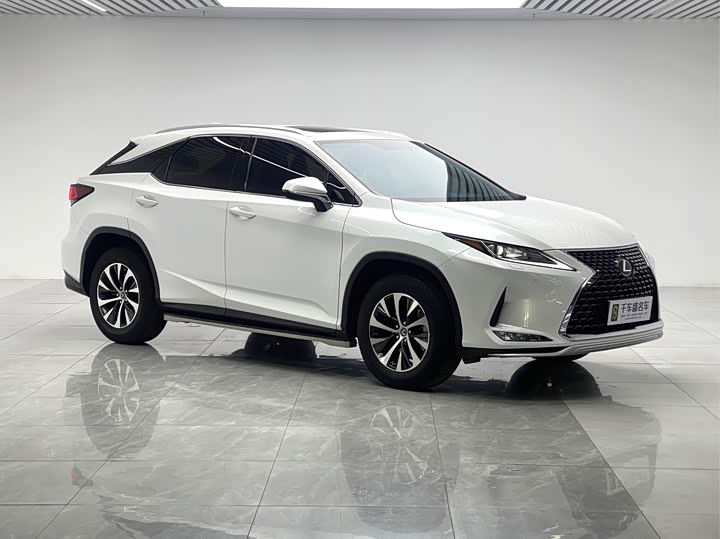 Фото 3 - Lexus RX