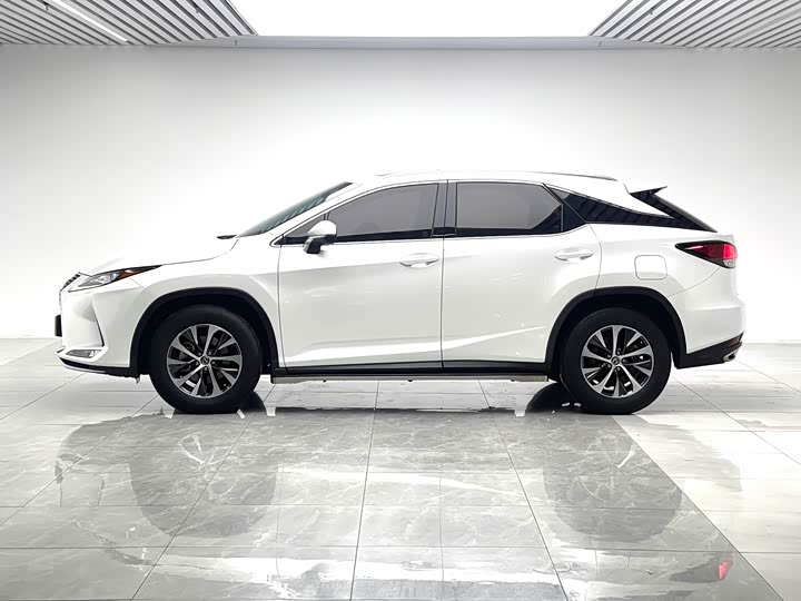 Фото 7 - Lexus RX