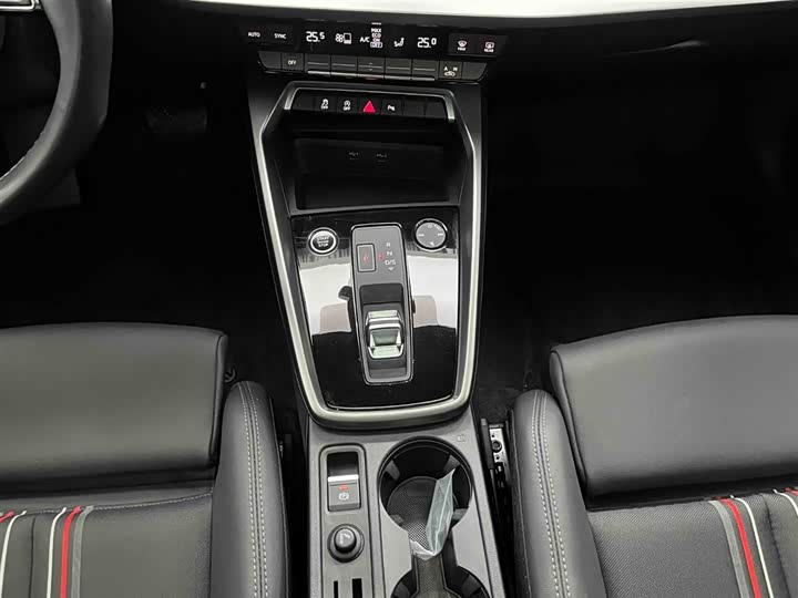 Фото 5 - Audi A3