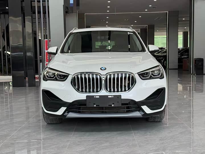 Фото 2 - BMW X1