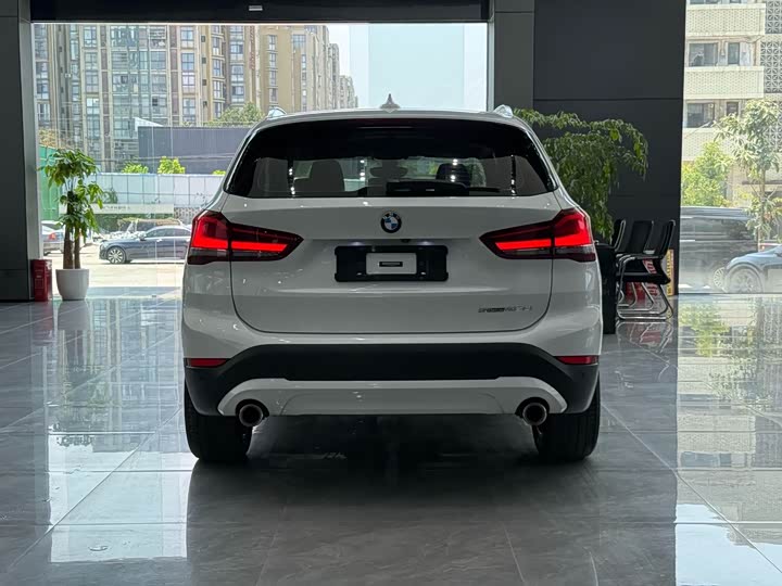 Фото 9 - BMW X1