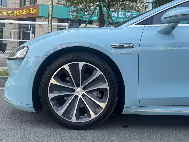 Фото 6 - Luxeed S7