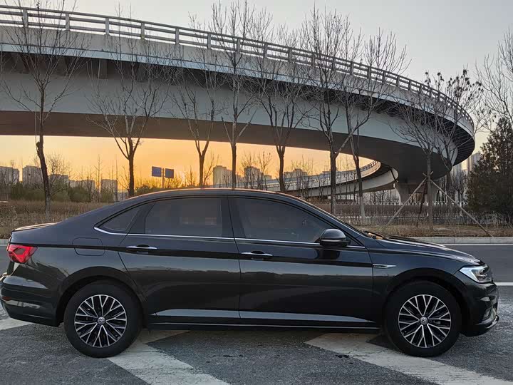 Фото 4 - Volkswagen Sagitar L