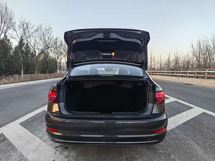 Фото 8 - Volkswagen Sagitar L