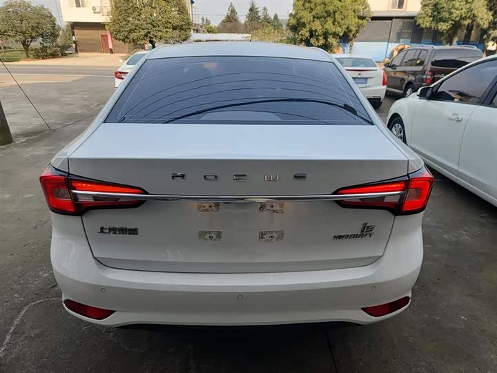 Фото 6 - Roewe i5