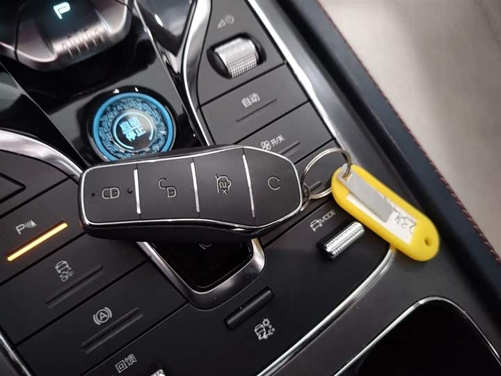 Фото 9 - BYD Yuan Plus